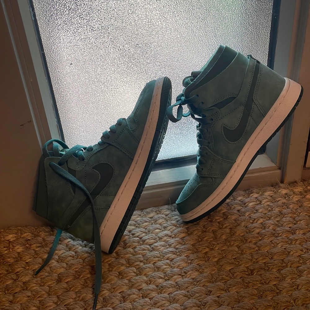 Like NEW